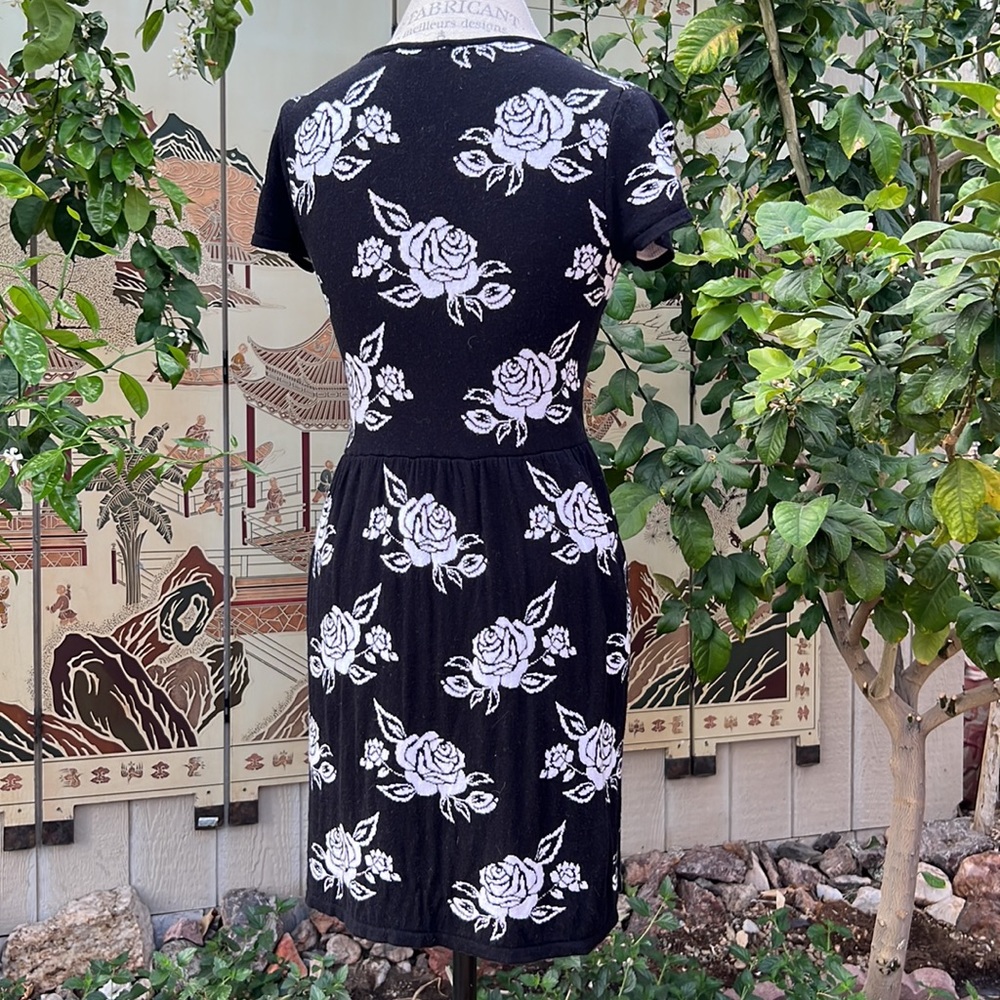 Dress - Picture 2 of 8